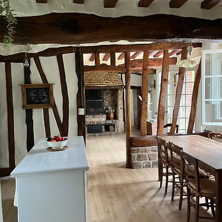 Charmful Family House 5 Min From The Semesterbostad